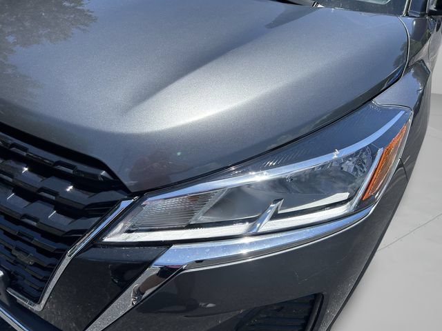 Used 2024 Nissan Kicks S FWD image 13