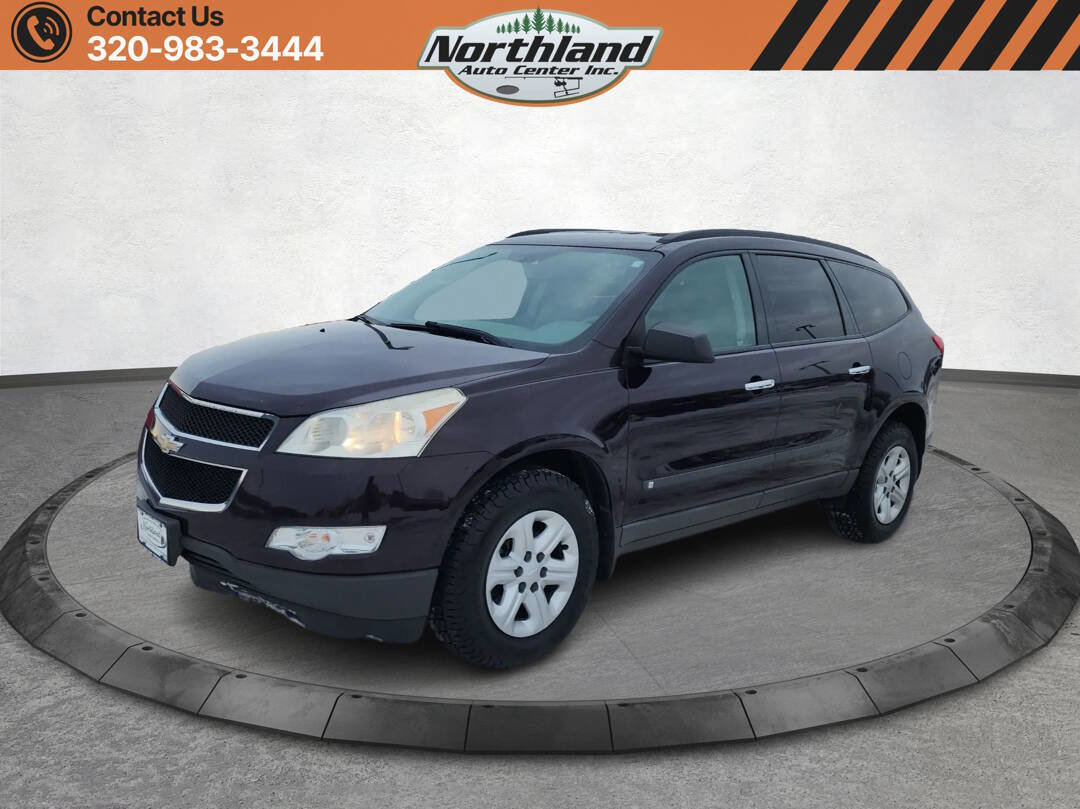 Used 2010 Chevrolet Traverse LS FWD image 1