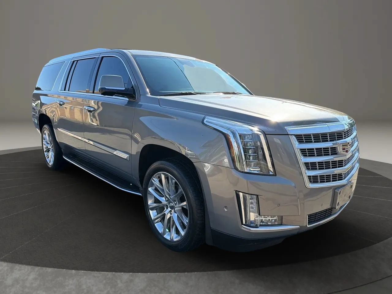 Used 2017 Cadillac Escalade ESV Premium Luxury AWD/4WD image 3