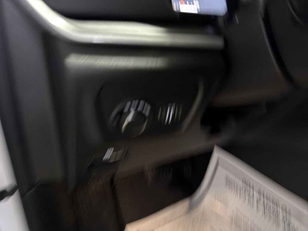 New 2026 Jeep Grand Cherokee Altitude image 17