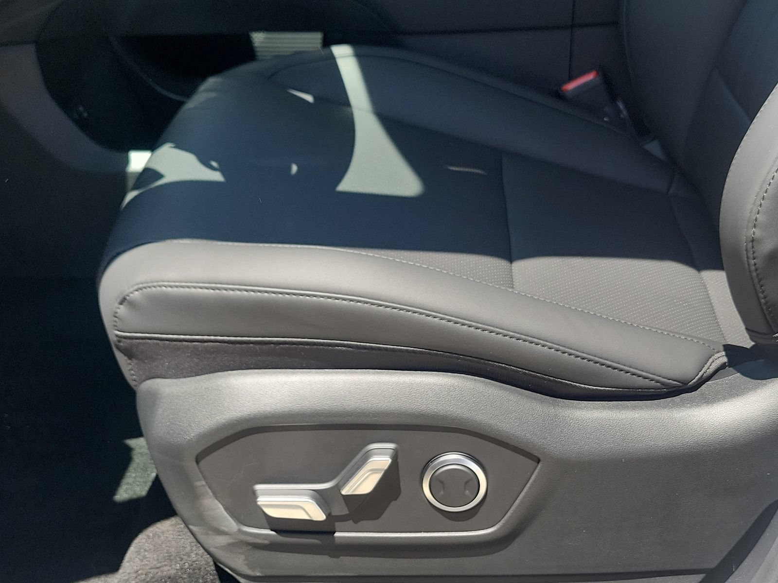 New 2026 Hyundai Santa Fe SEL AWD/4WD image 16