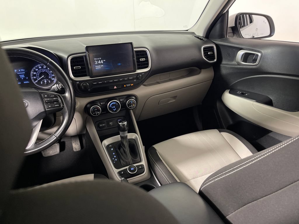 Used 2021 Hyundai Venue SEL w/ Premium Package FWD image 17