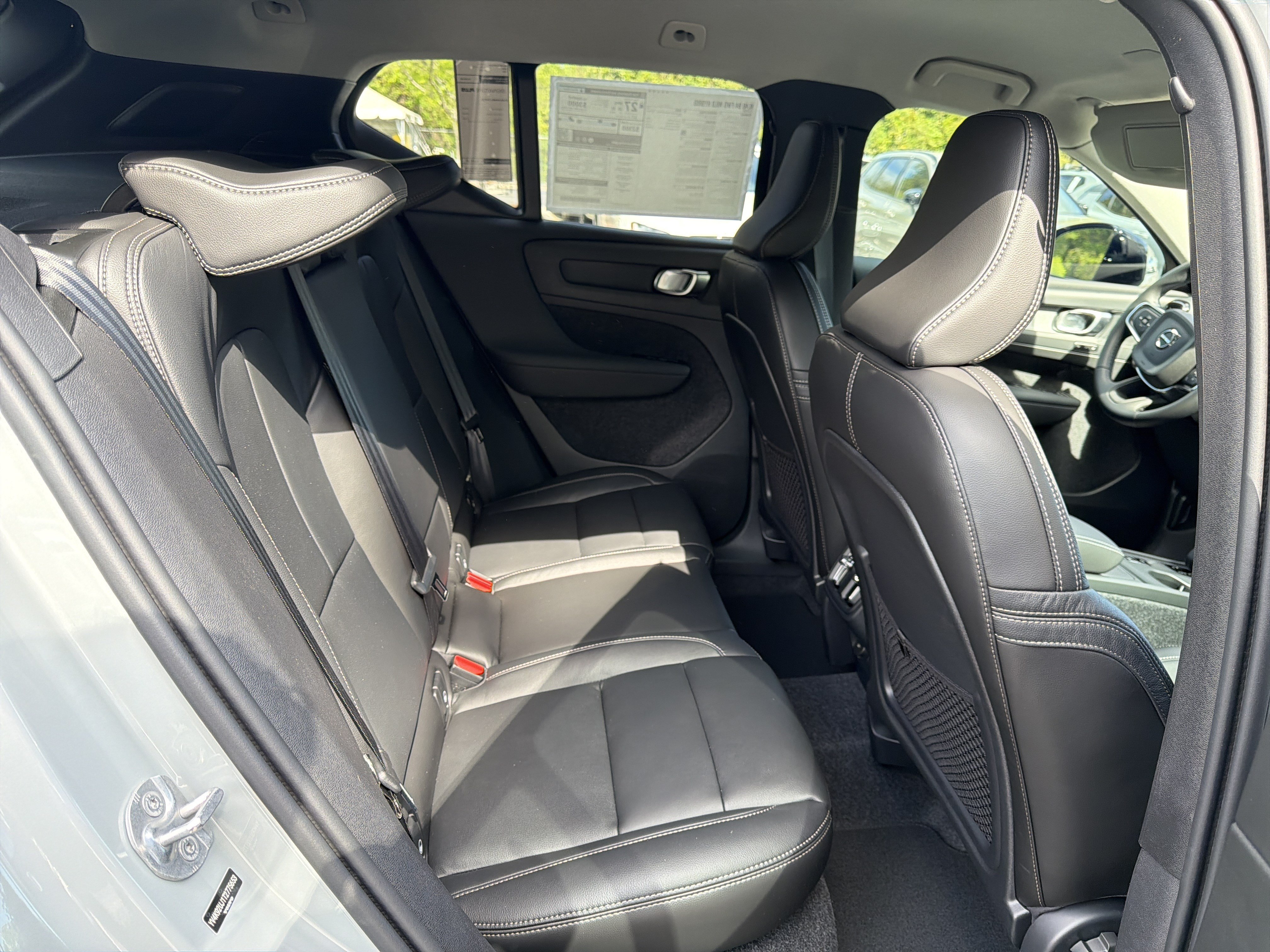 New 2026 Volvo XC40 B4 Core w/ Climate Package FWD image 34