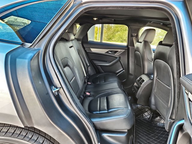 Used 2024 Jaguar F-PACE R-Dynamic S AWD/4WD image 21