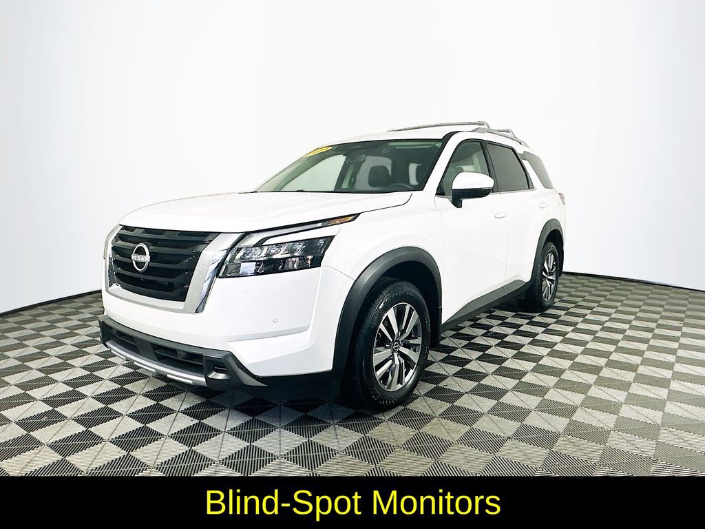 Used 2025 Nissan Pathfinder SL w/ Cargo Package image 5