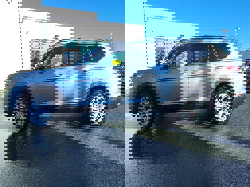 Used 2021 Volkswagen Atlas SE w/ Panoramic Sunroof Package image 8