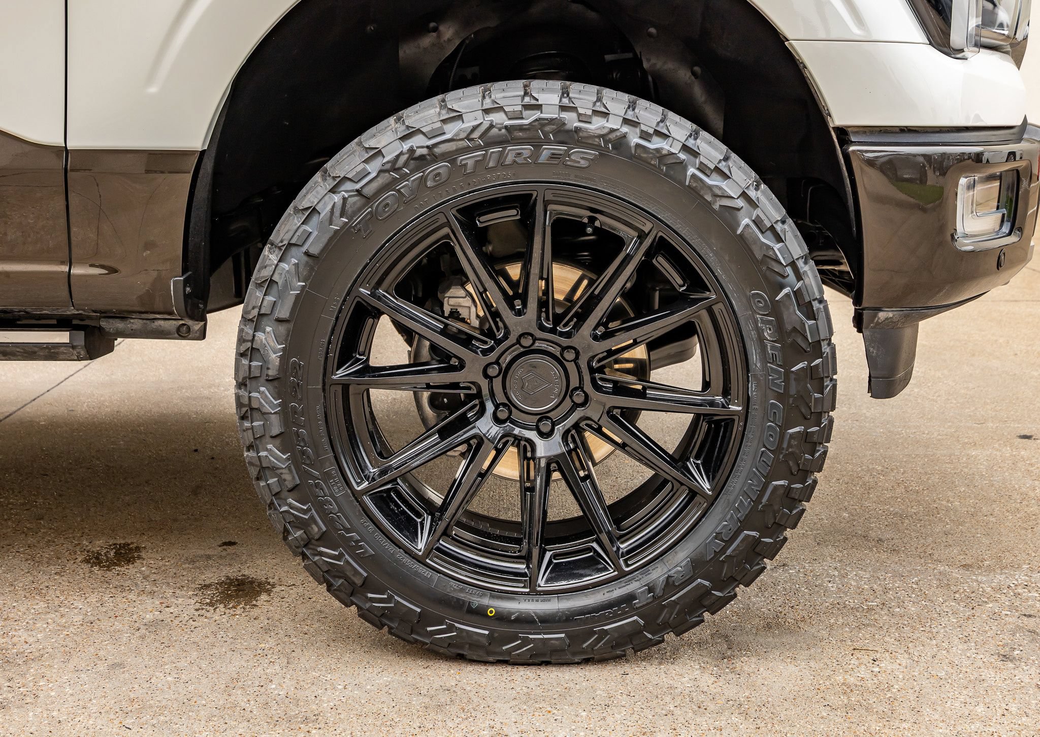 Used 2024 Ford F150 King Ranch w/ FX4 Off-Road Package AWD/4WD image 12