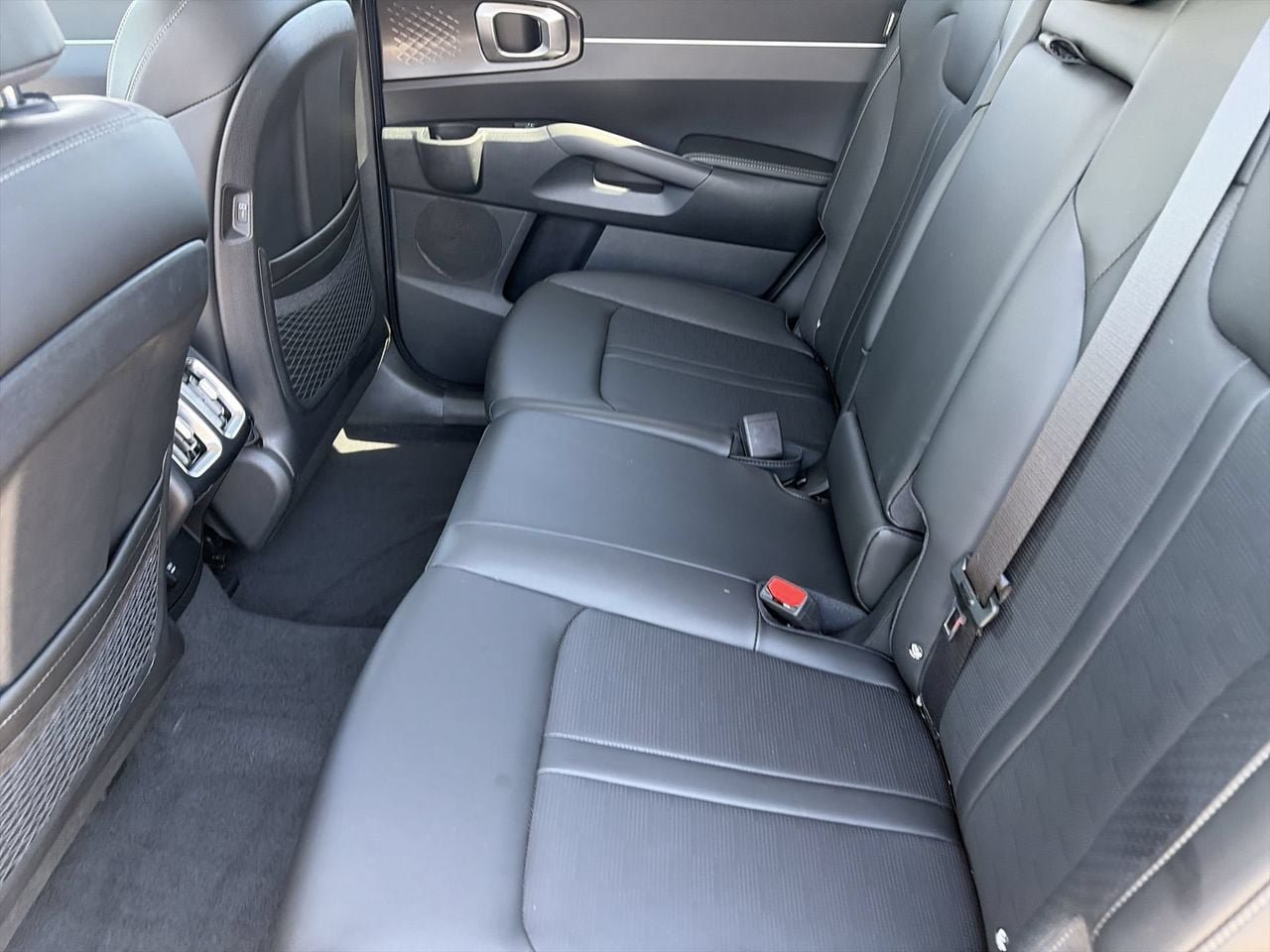 Certified 2025 Kia Sorento S w/ Panoramic Sunroof Package FWD image 16