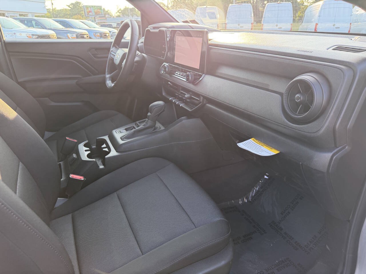 Used 2024 Chevrolet Colorado W/T RWD image 14