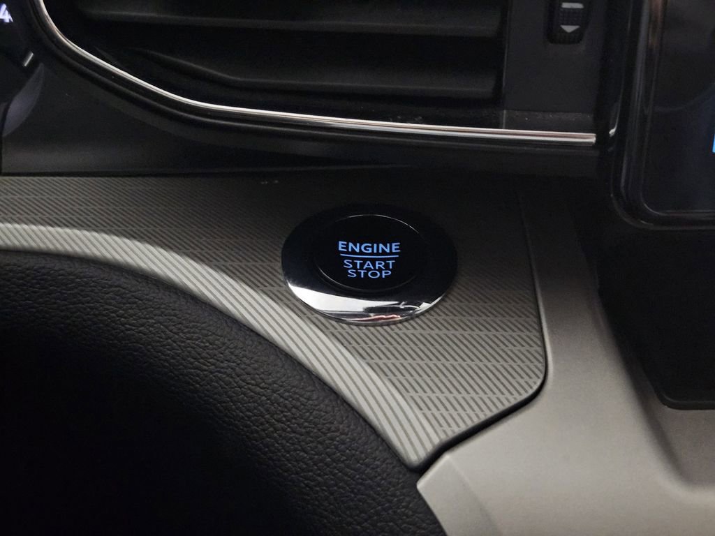 Used 2023 Ford Explorer XLT w/ Equipment Group 202A image 18