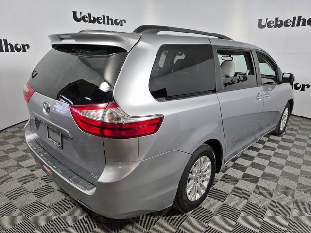 Used 2017 Toyota Sienna XLE image 5