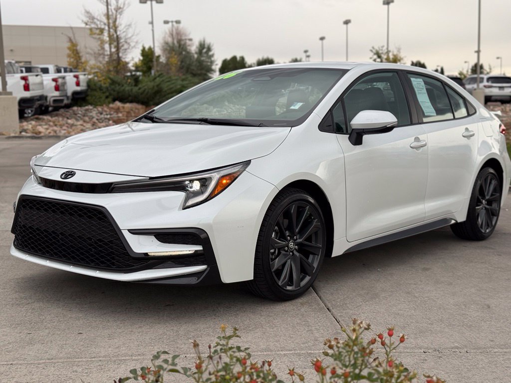 Used 2026 Toyota Corolla XSE FWD image 3