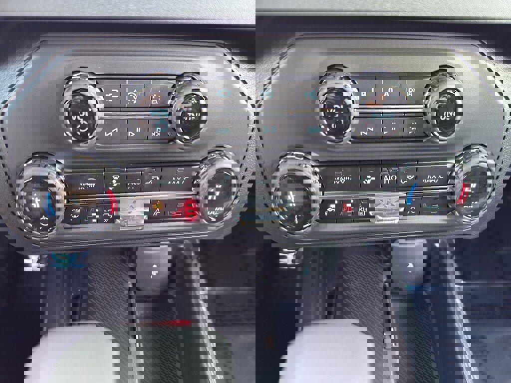 New 2025 Ford Bronco Outer Banks image 23