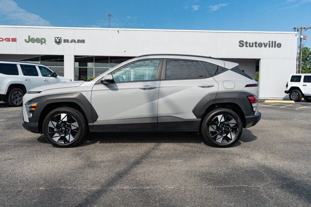Used 2025 Hyundai Kona SEL AWD/4WD image 2