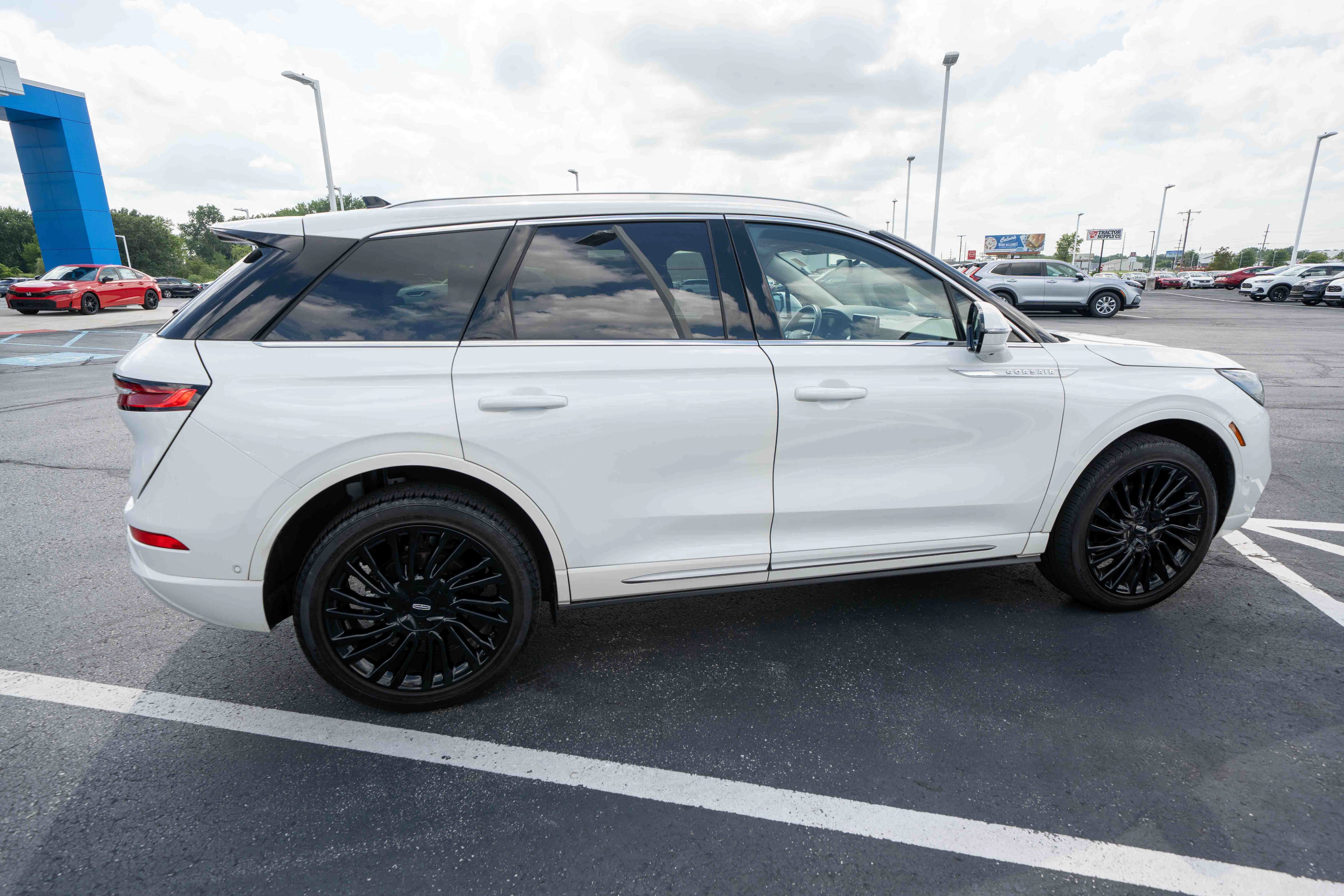 Used 2022 Lincoln Corsair Reserve w/ Equipment Group 201A AWD/4WD image 6