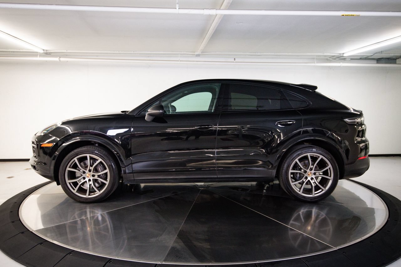 Certified 2023 Porsche Cayenne Platinum Edition AWD/4WD image 2