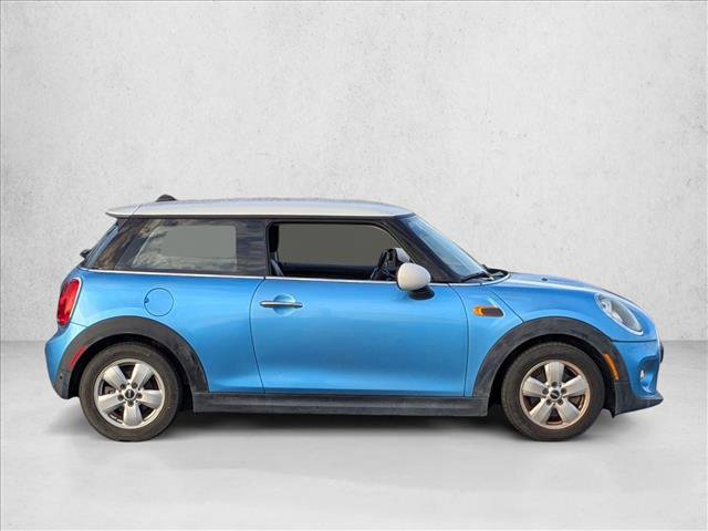 Used 2017 MINI Cooper 2-Door Hardtop image 4