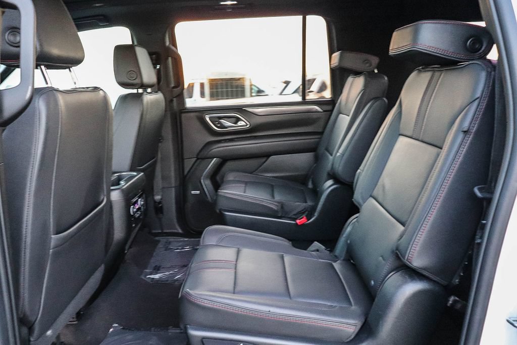 Used 2023 Chevrolet Suburban RST w/ Luxury Package RWD image 21