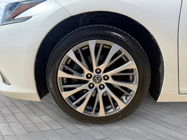 Used 2020 Lexus ES 350 w/ Premium Package FWD image 9