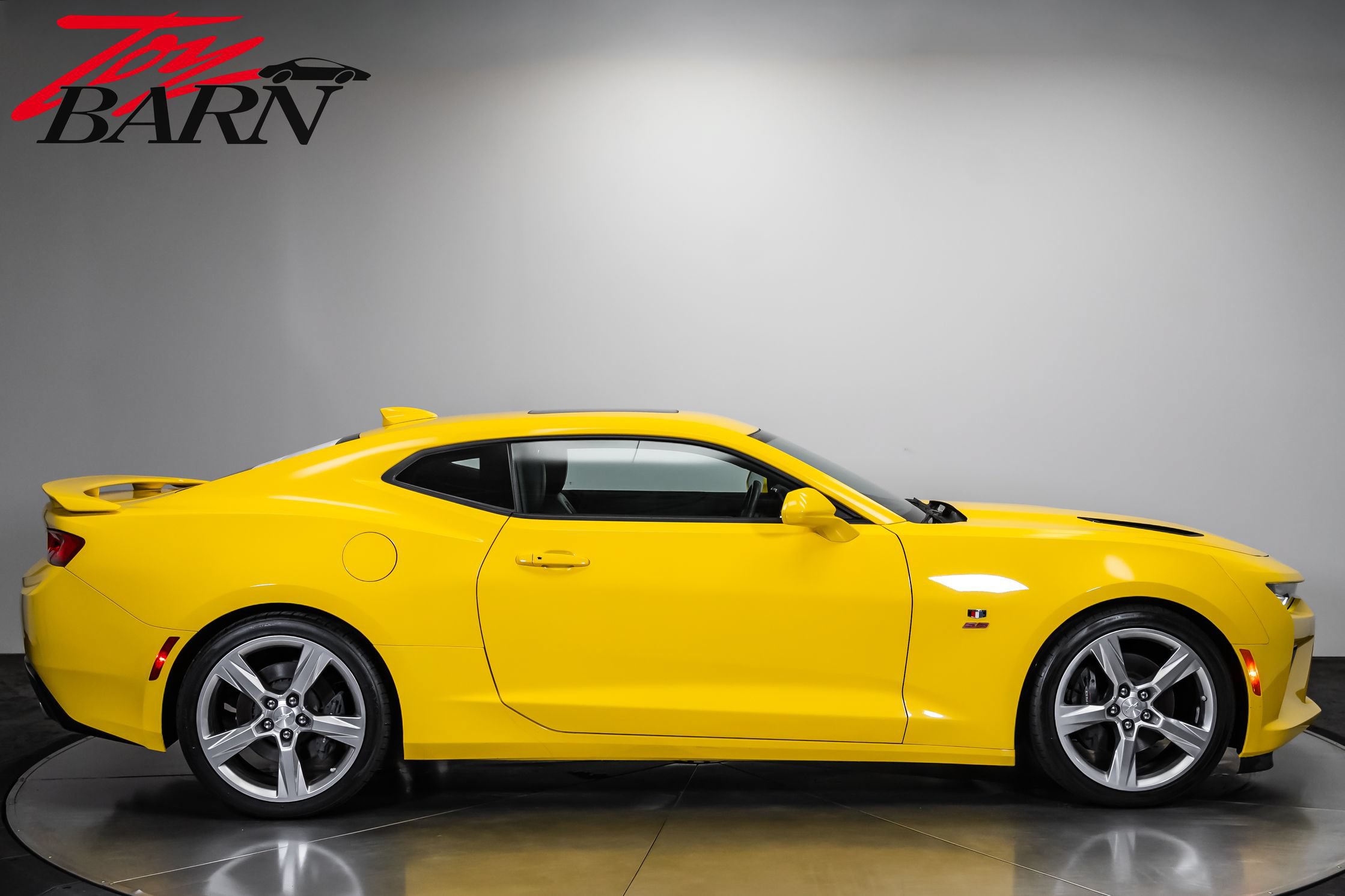 Used 2016 Chevrolet Camaro SS RWD image 6