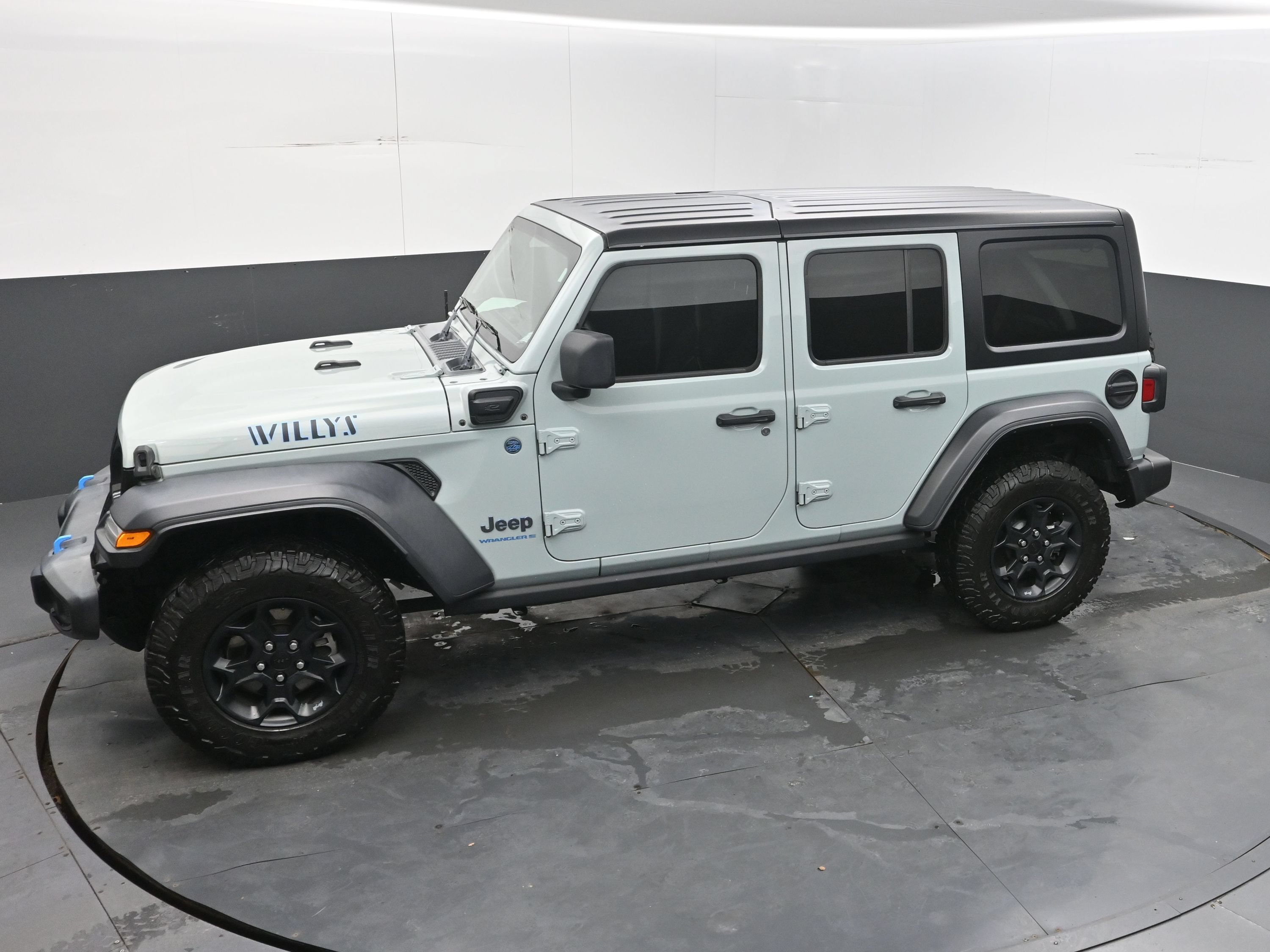 Used 2023 Jeep Wrangler Unlimited w/ 8.4" Radio Group AWD/4WD image 35