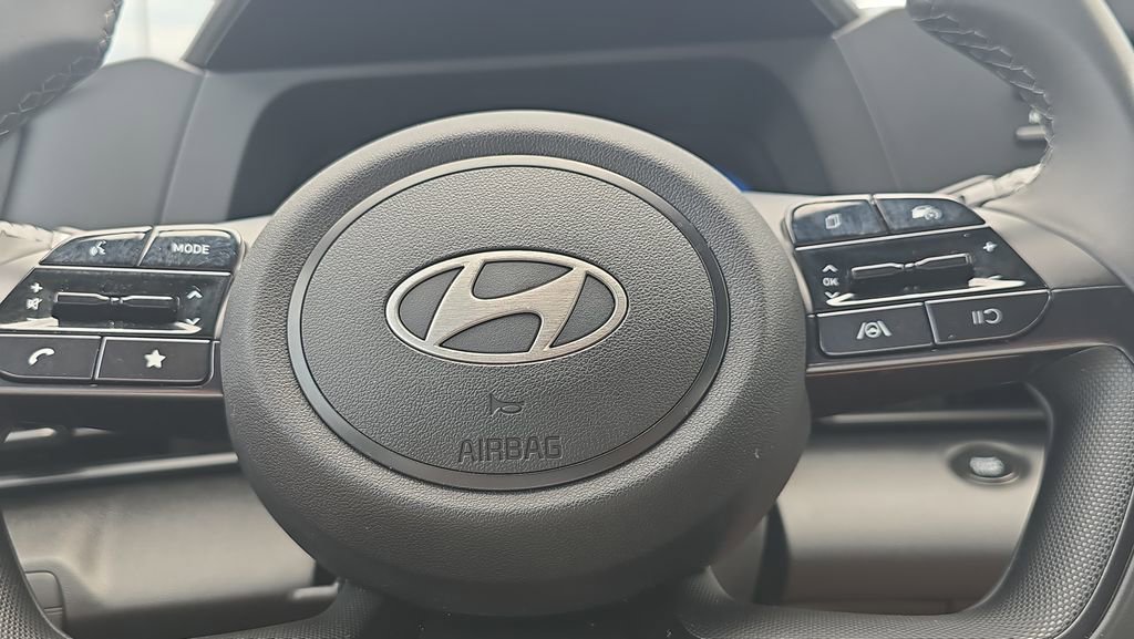 Certified 2025 Hyundai Elantra Sport FWD image 13