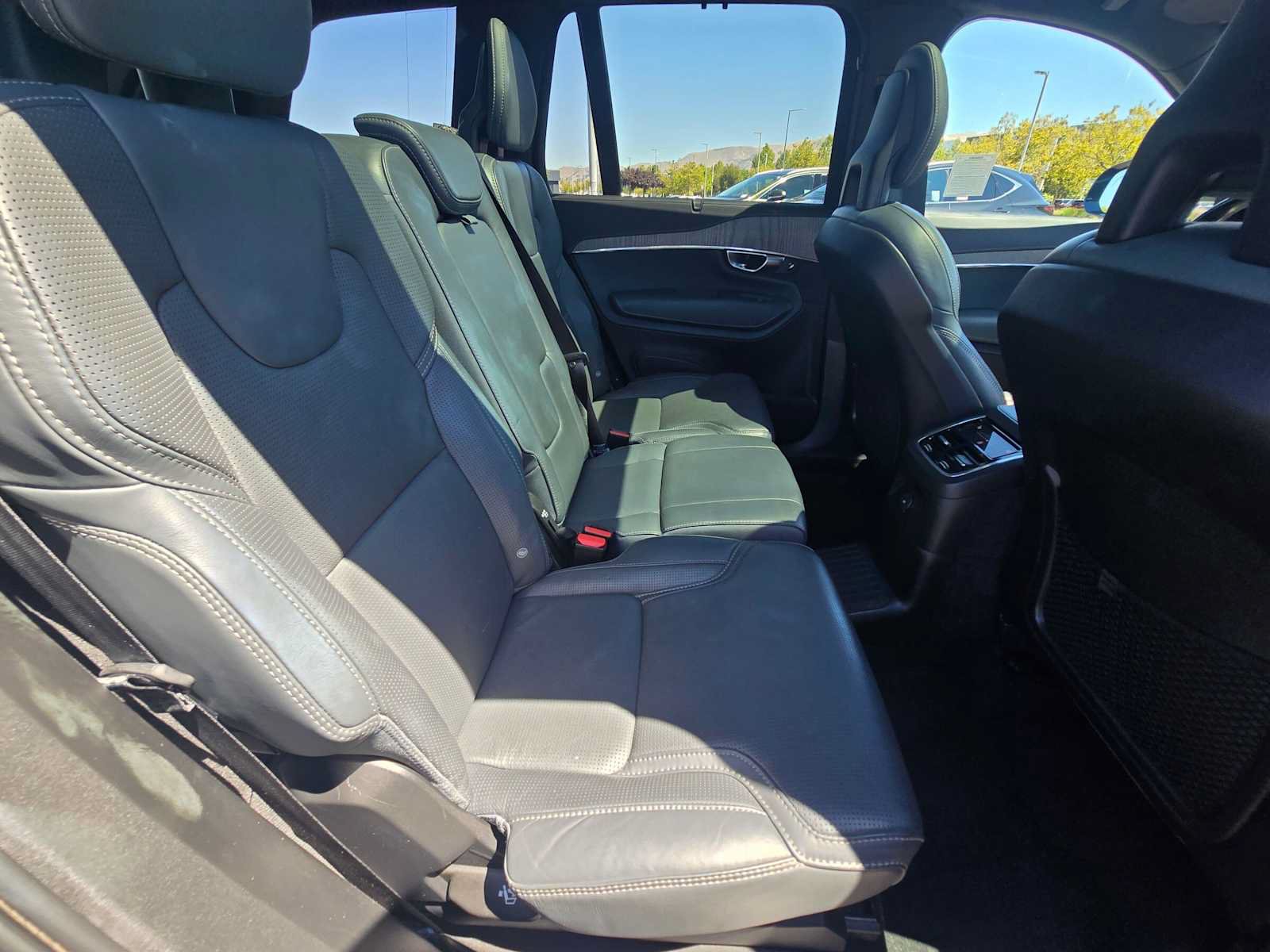 Used 2021 Volvo XC90 T8 Inscription w/ Advanced Package AWD/4WD image 12