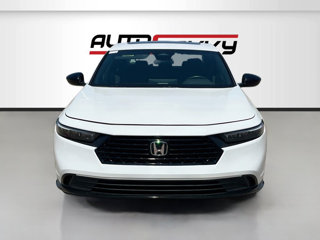 Used 2025 Honda Accord Sport image 2