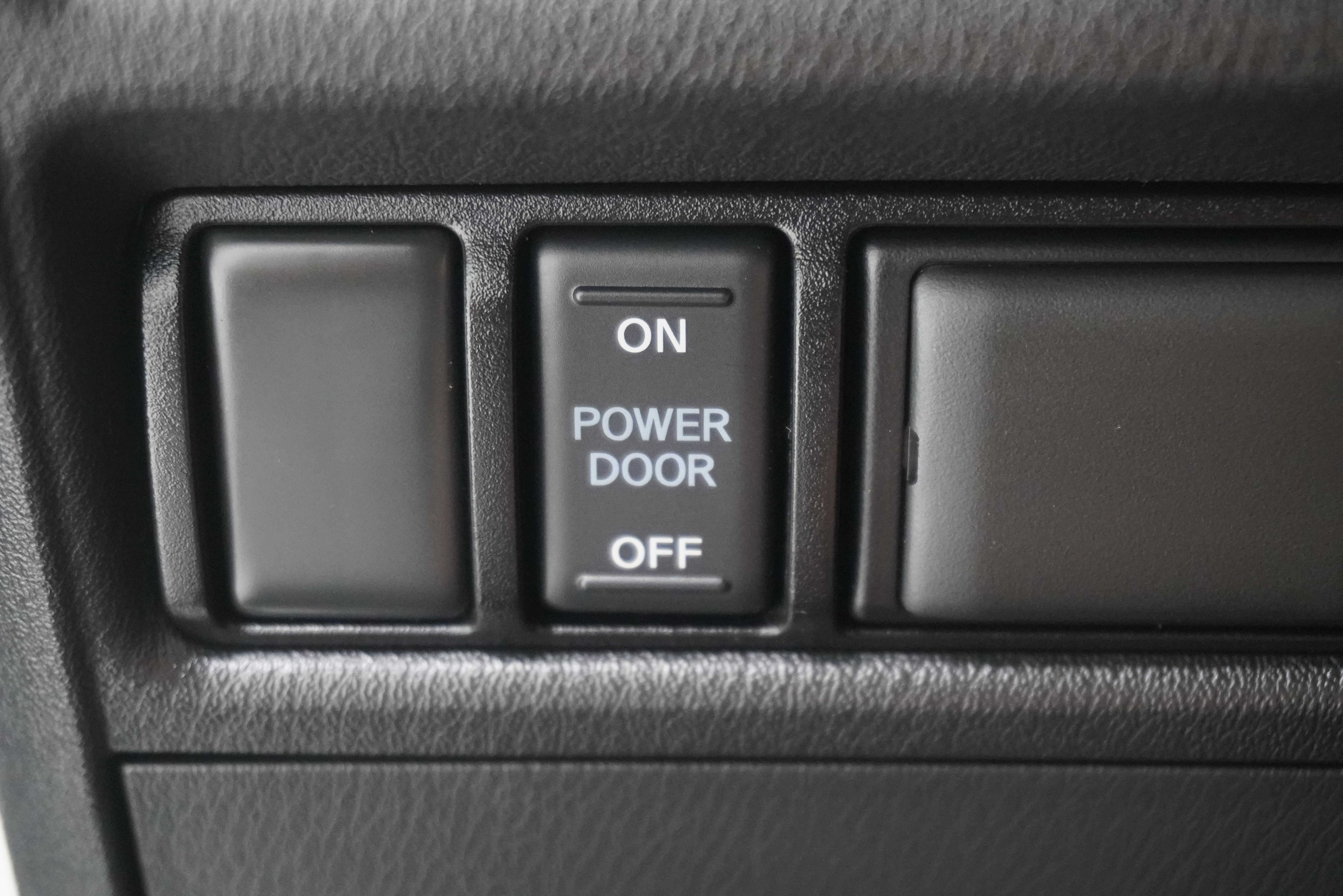 Used 2018 INFINITI QX80 2WD w/ Deluxe Technology Package image 30