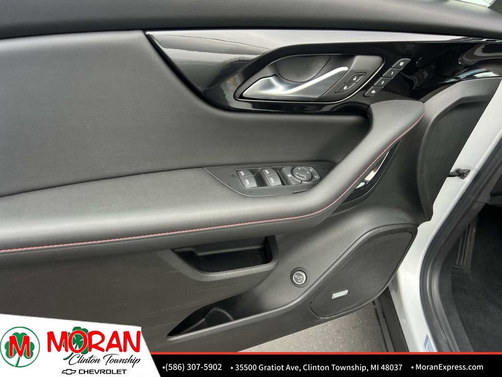Certified 2022 Chevrolet Blazer RS w/ Enhanced Convenience Package FWD image 16