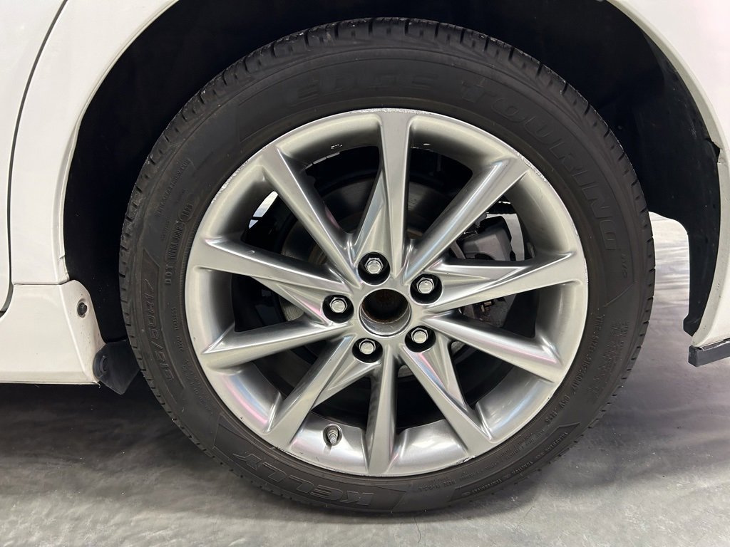 Used 2016 Toyota Prius V Five image 21