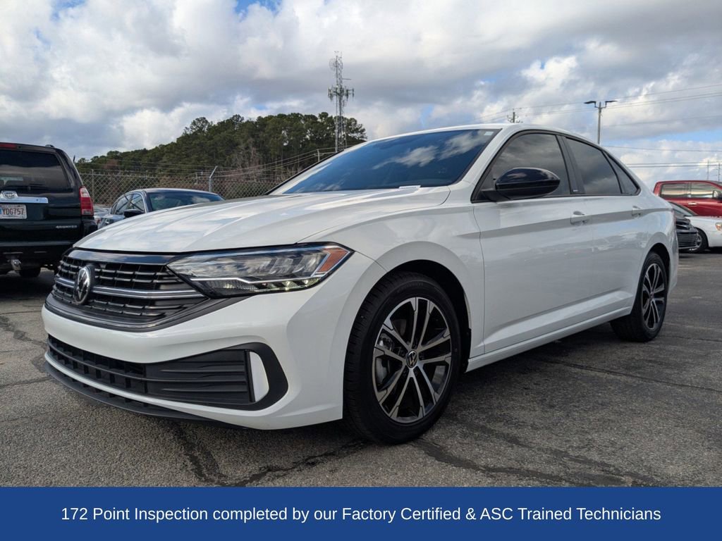 Used 2024 Volkswagen Jetta Sport image 9