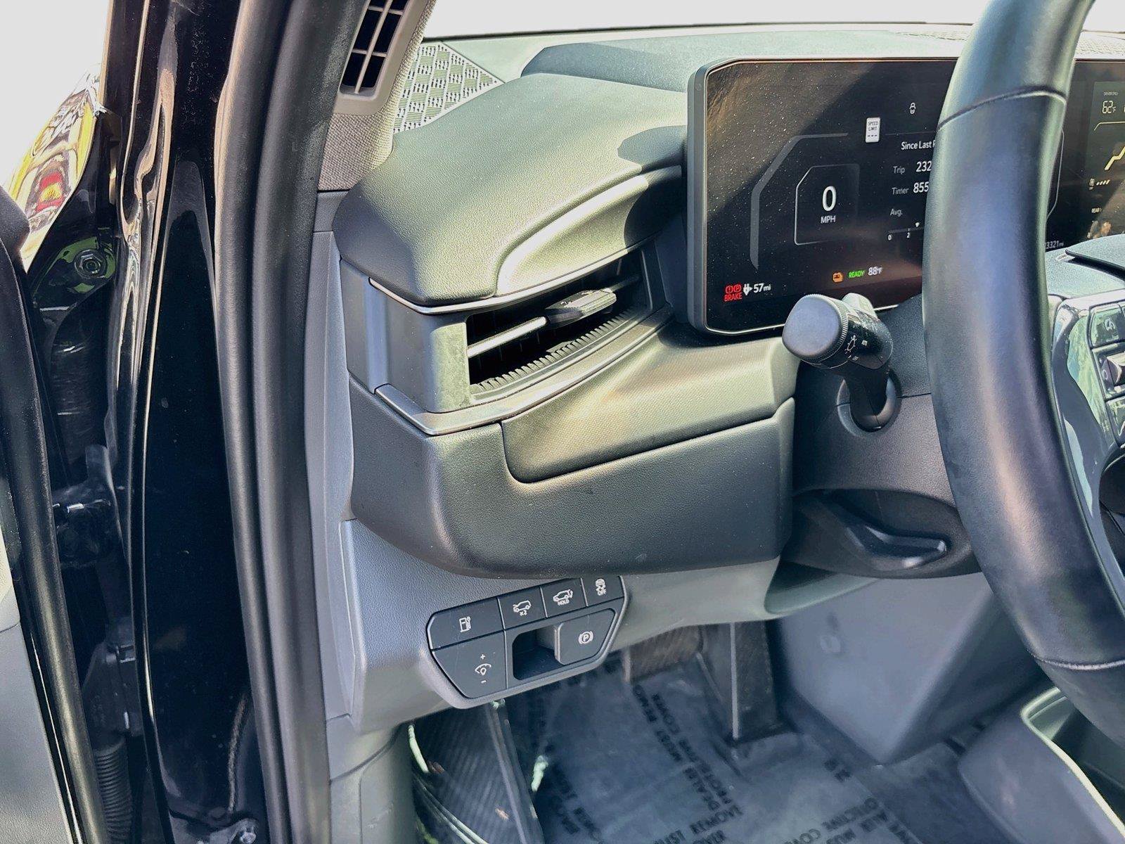 Used 2024 Kia EV9 Light Long Range RWD image 11