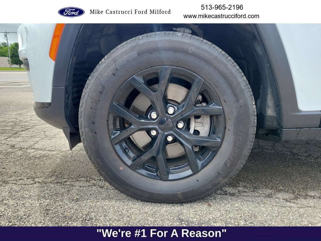 Used 2025 Jeep Grand Cherokee L Altitude AWD/4WD image 9