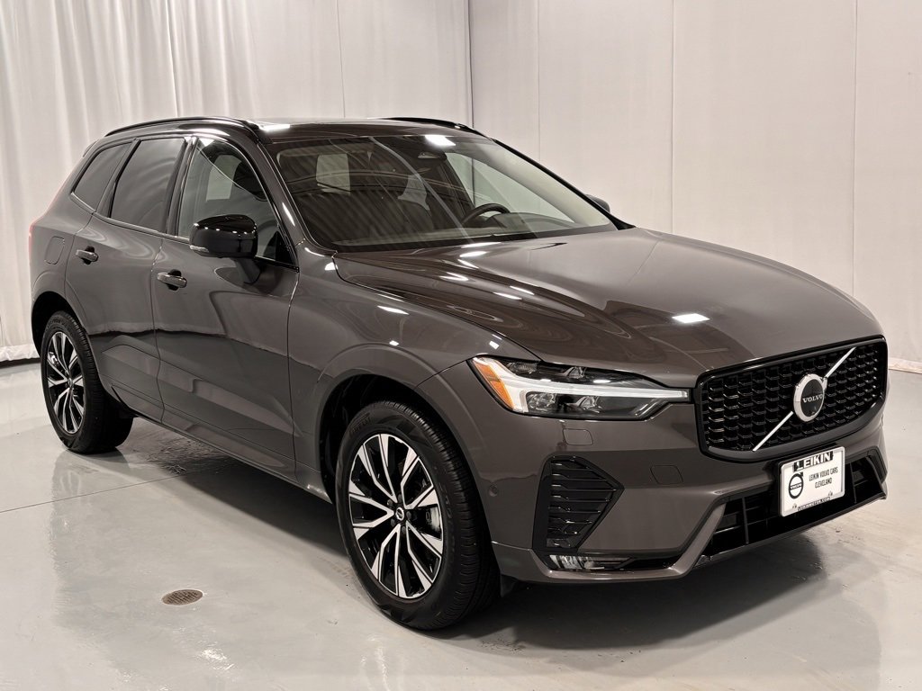 Certified 2025 Volvo XC60 B5 Plus image 4
