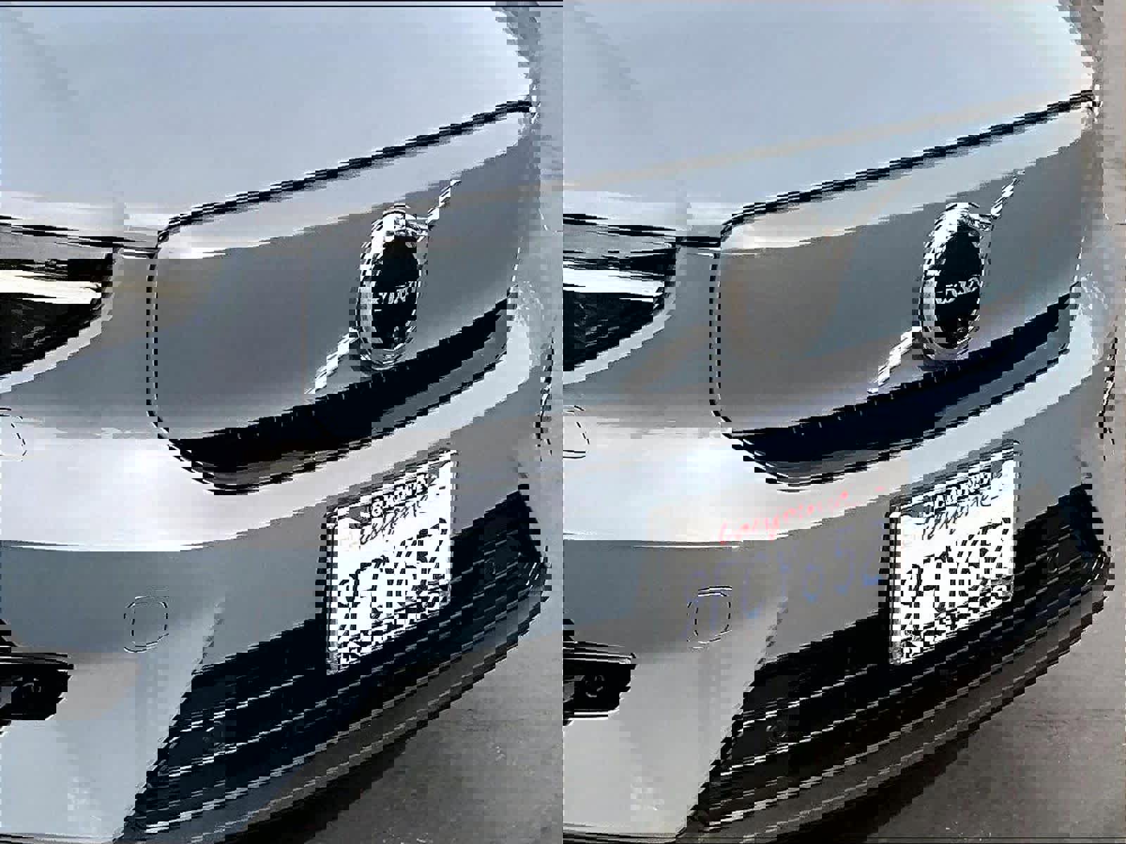 Used 2023 Volvo XC40 Recharge Ultimate AWD/4WD image 32