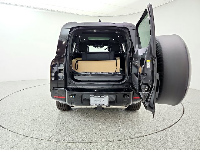 New 2026 Land Rover Defender 130 X-Dynamic SE AWD/4WD image 19