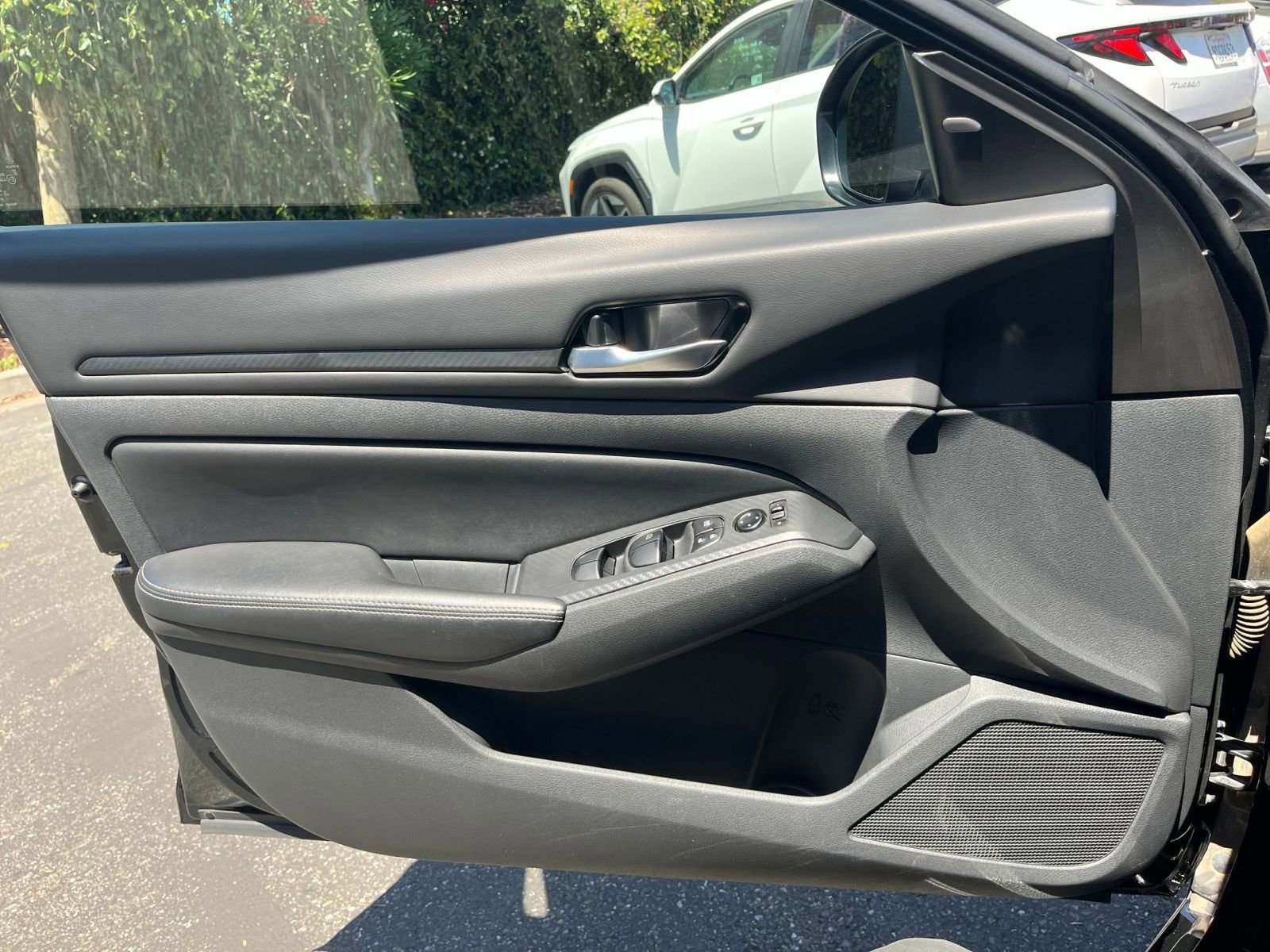 Used 2025 Nissan Altima 2.5 SV FWD image 18