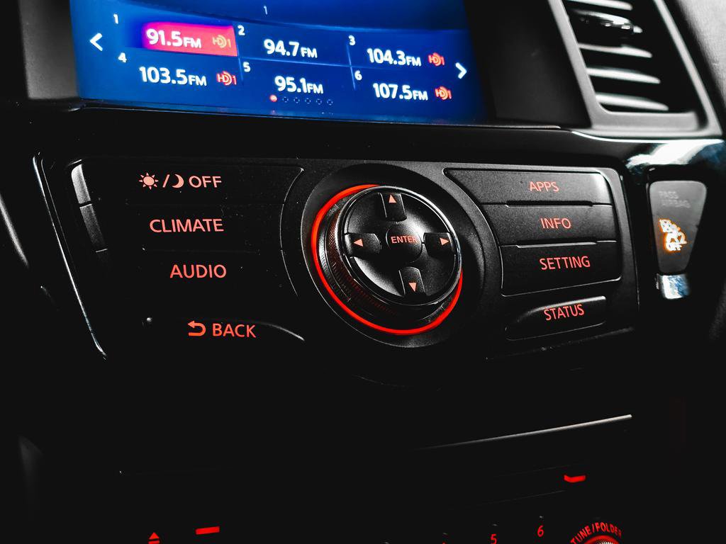 Used 2017 Nissan Pathfinder S image 29