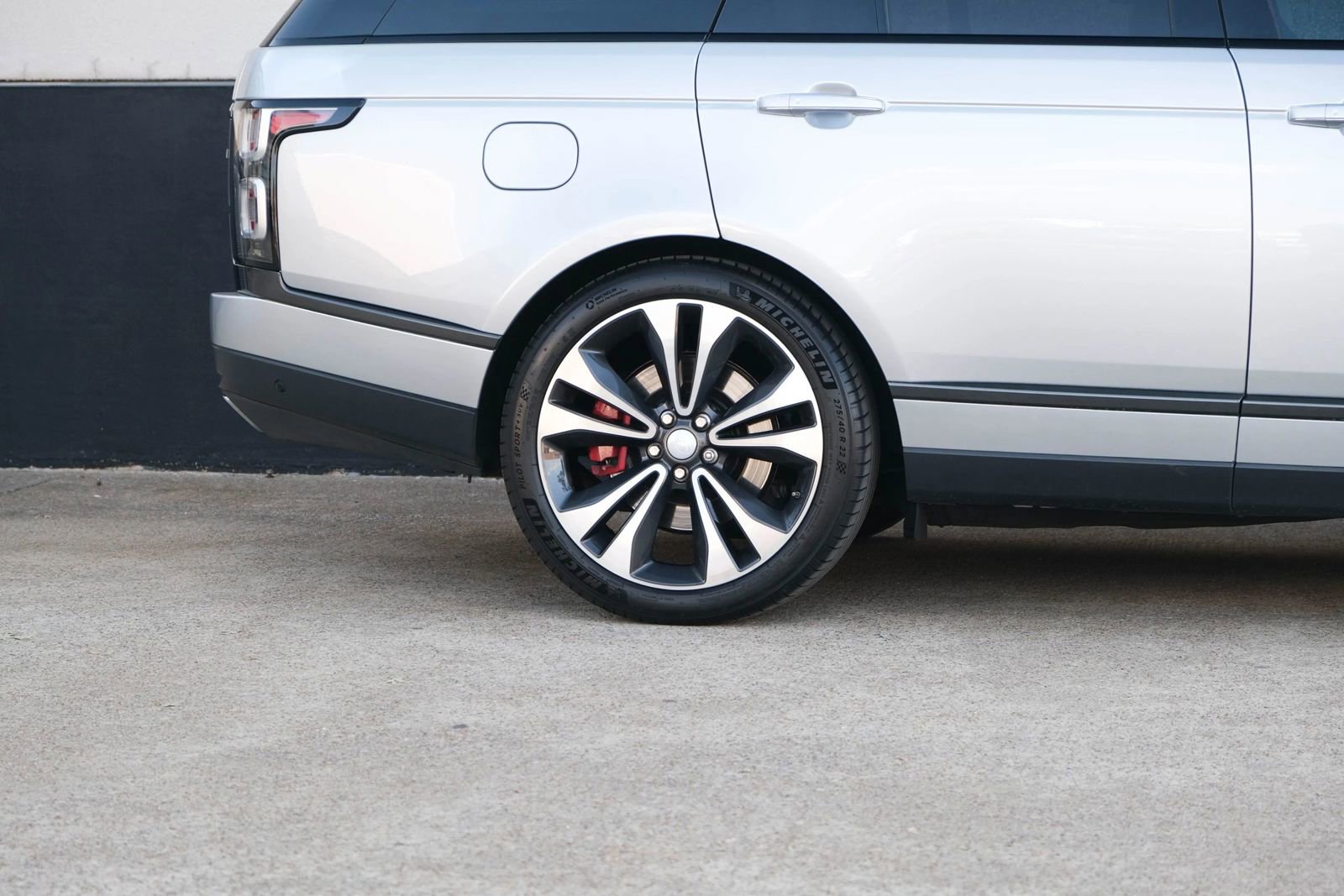Used 2020 Land Rover Range Rover SV Autobiography Dynamic image 12