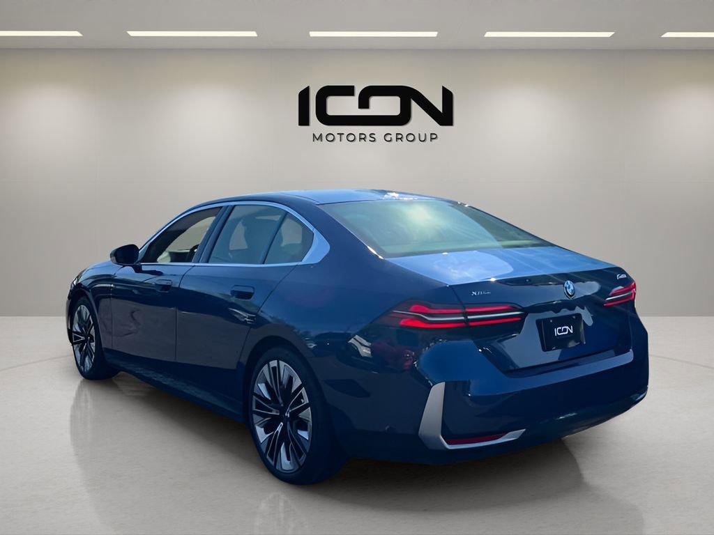 Used 2026 BMW 540i xDrive AWD/4WD image 3