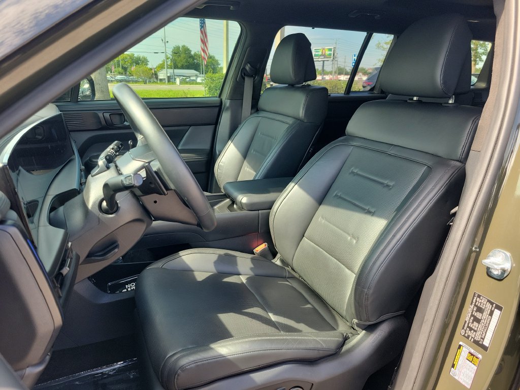 Used 2025 Hyundai Santa Fe Calligraphy FWD image 15