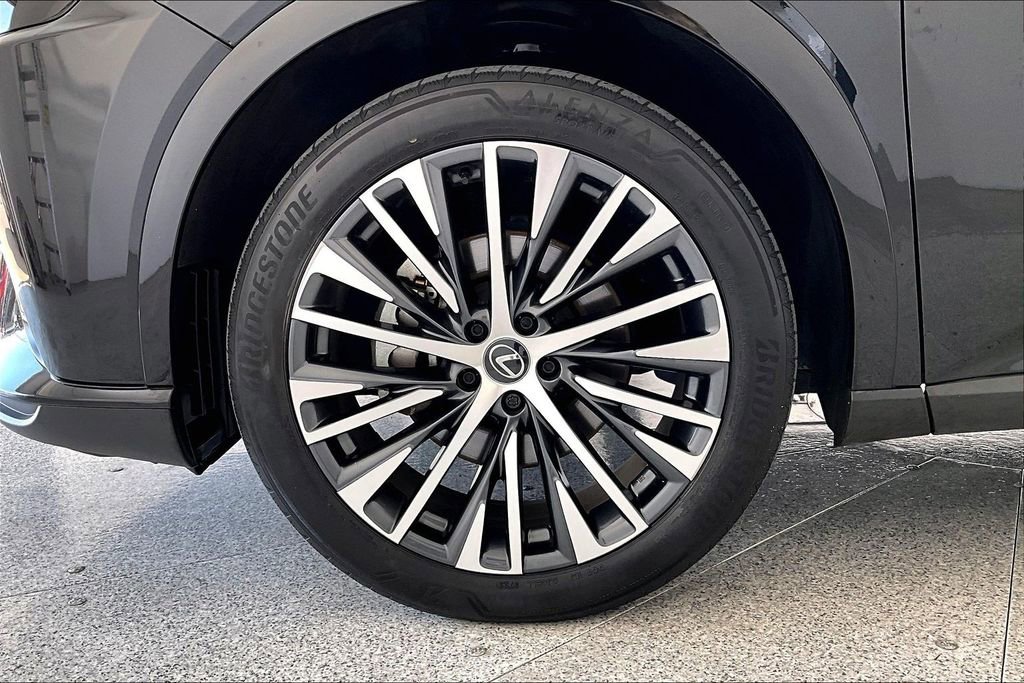 Used 2024 Lexus RX 350 Premium w/ Accessory Package (Z1) image 11