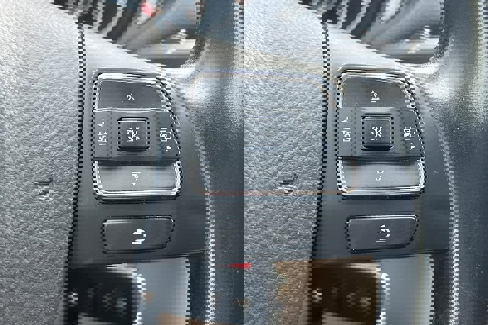 Used 2013 Volkswagen Passat 2.5 SE image 28