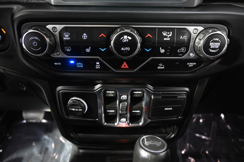 Used 2023 Jeep Wrangler Unlimited Sahara w/ Cold Weather Group AWD/4WD image 30