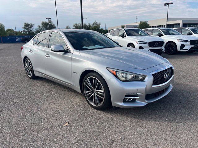 Used 2016 INFINITI Q50 Hybrid w/ Technology Package
