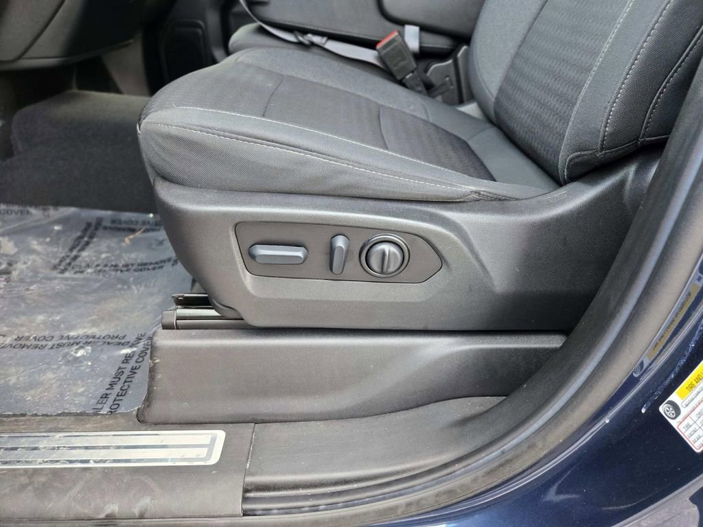 Used 2022 Chevrolet Silverado 1500 LT image 38