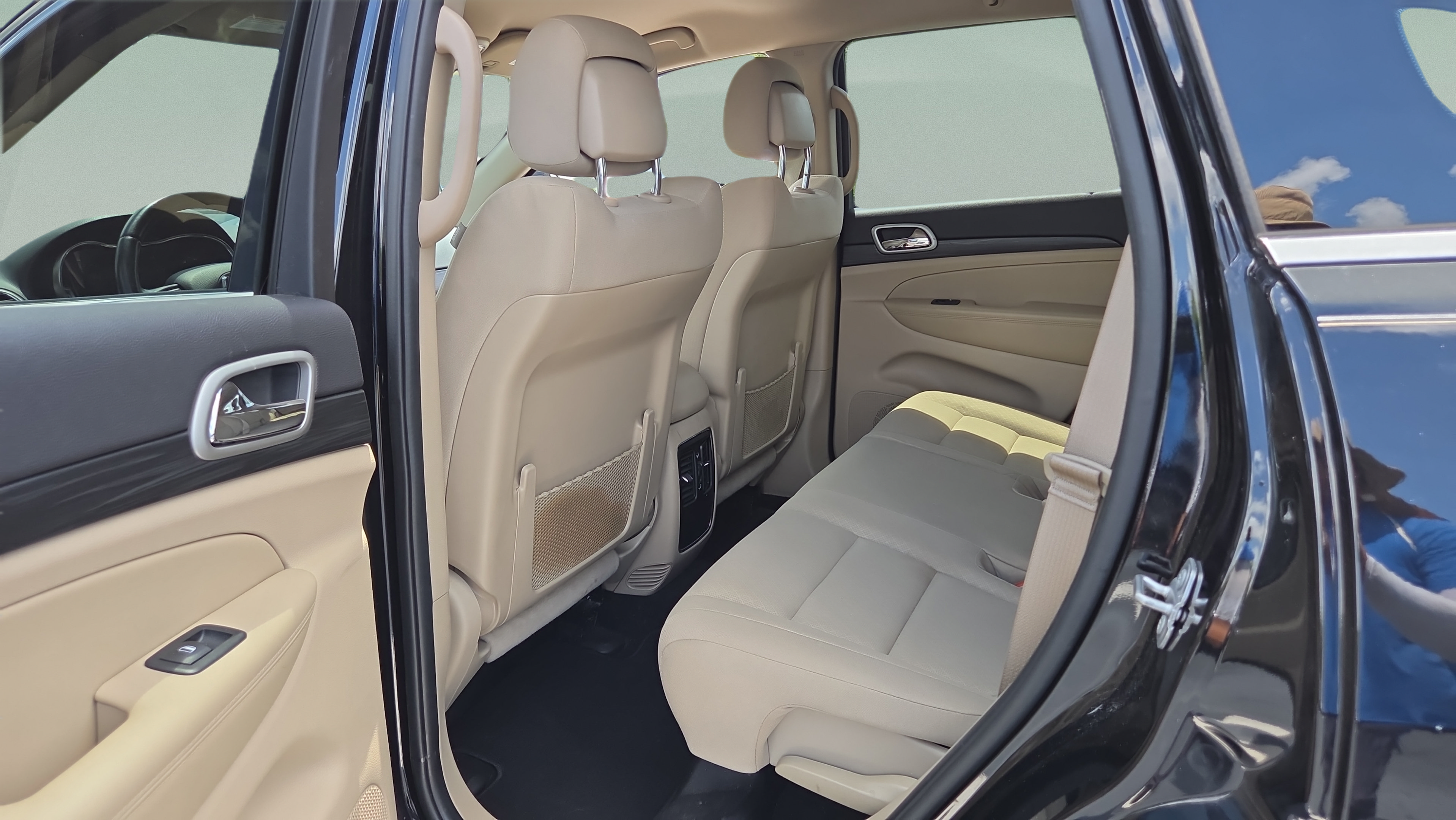 Used 2021 Jeep Grand Cherokee Laredo RWD image 11