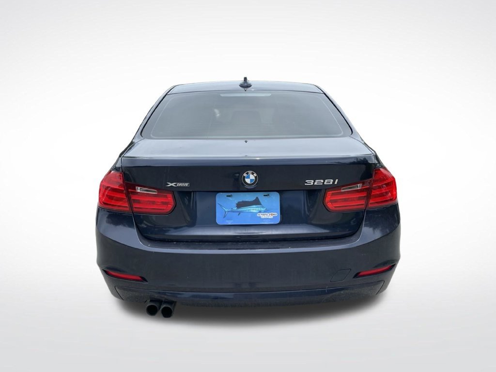 Used 2013 BMW 328i xDrive Sedan AWD/4WD image 7