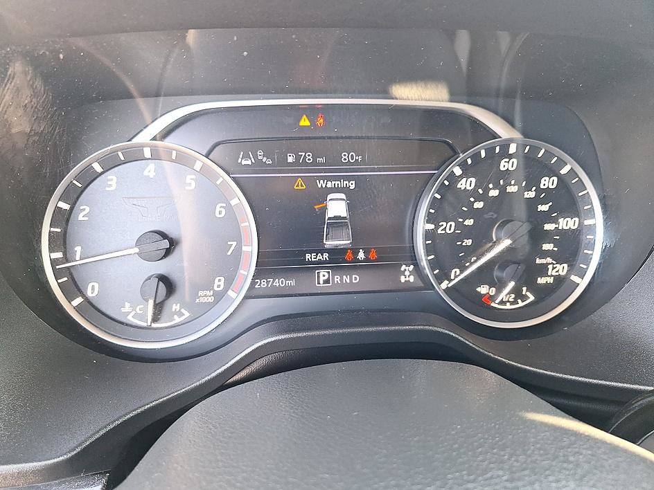 Used 2024 Nissan Titan SV w/ SV Convenience Package AWD/4WD image 14